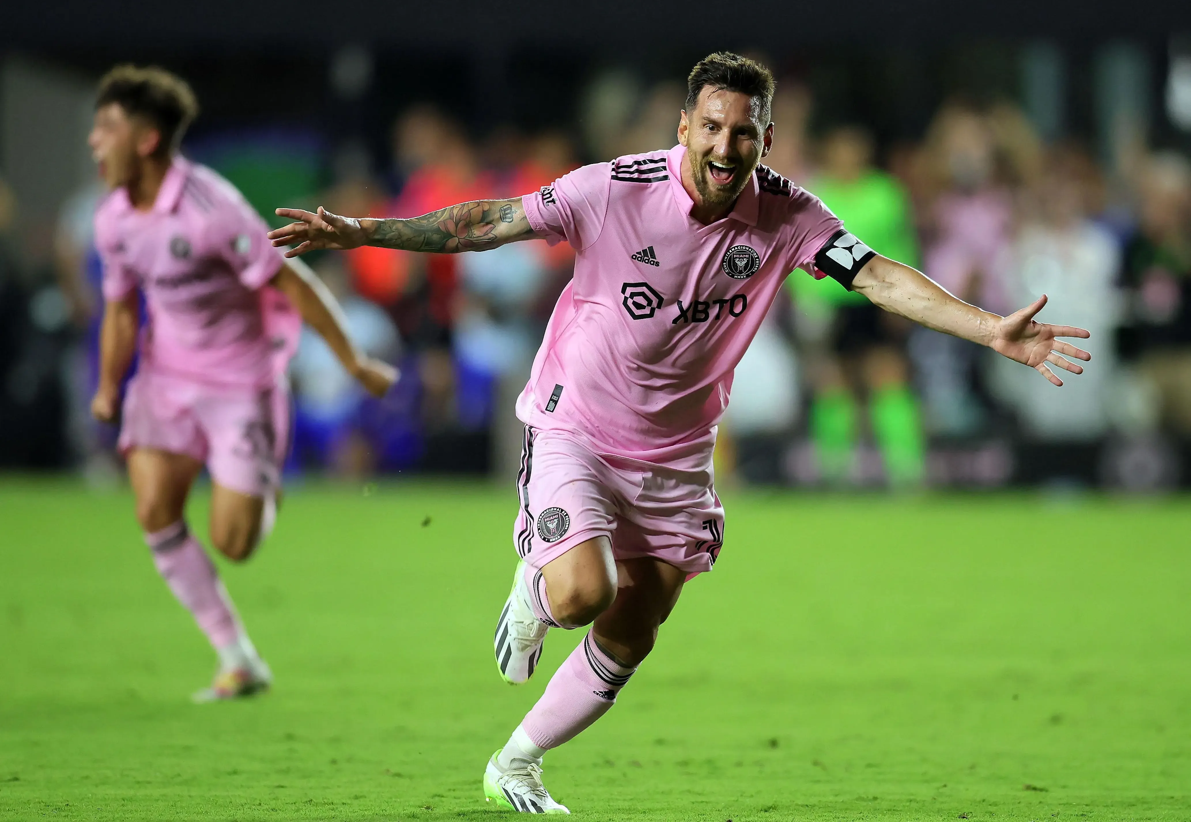 alt, C罗也比不 alt, C罗也比不