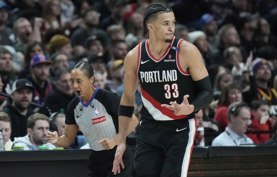 都对他很不, 合同 都对他很不, 合同